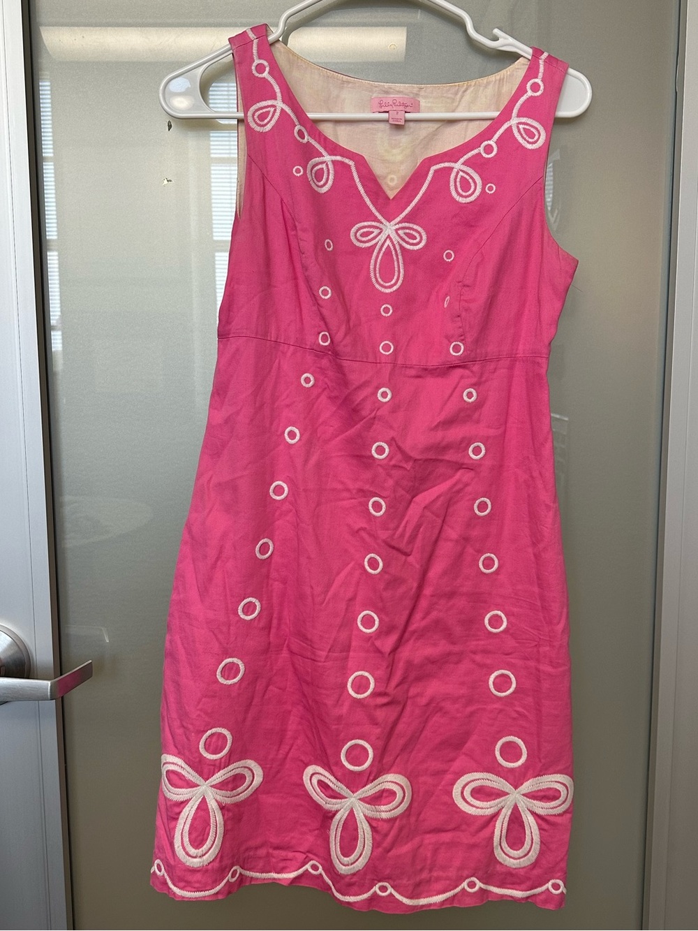 Lilly Pulitzer Dolly Barbie pink White Embroidered shift dress Sz 2 Lined Bows